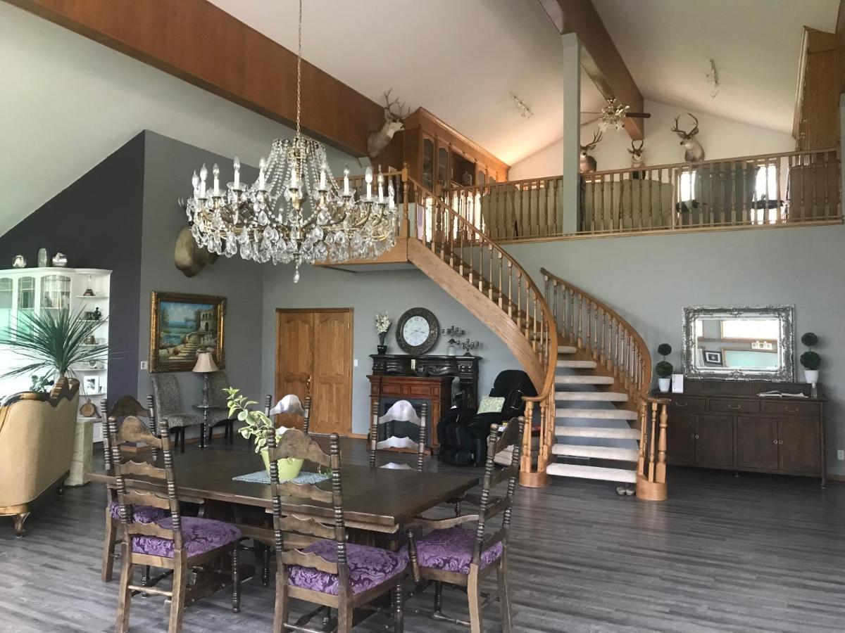 Rolling Hills Country Resort Bed And Breakfast Three Hills Exteriör bild