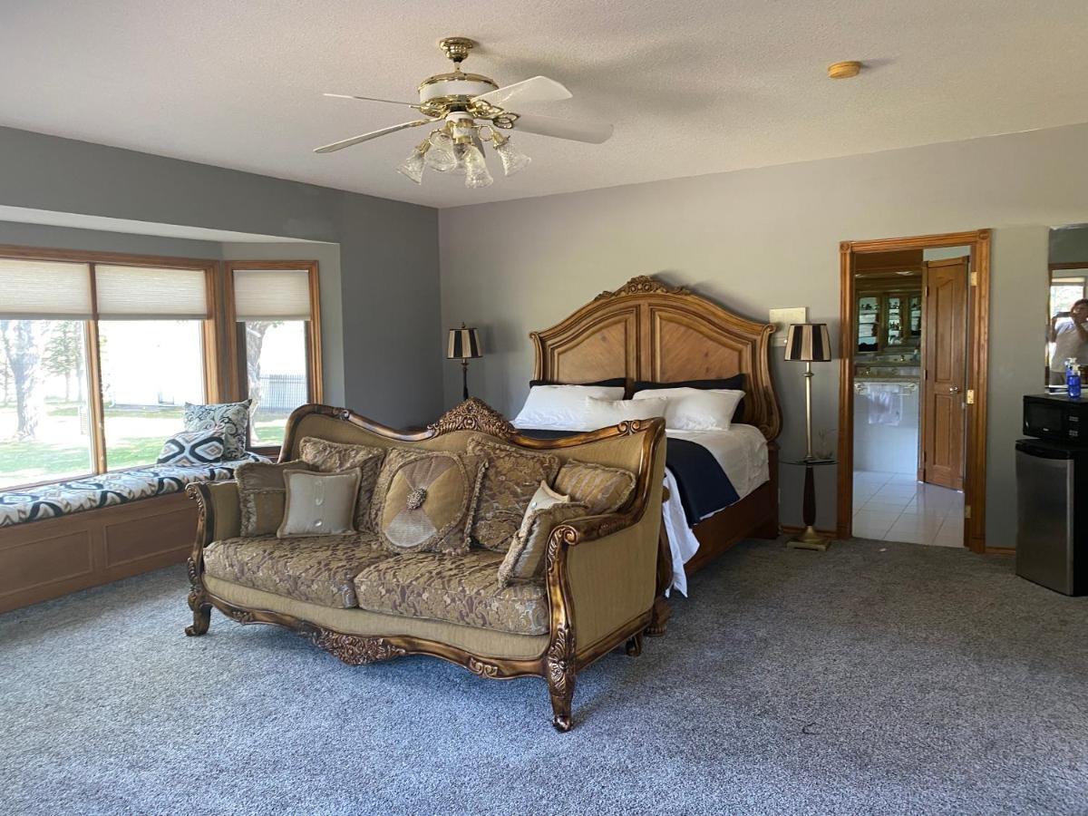 Rolling Hills Country Resort Bed And Breakfast Three Hills Exteriör bild