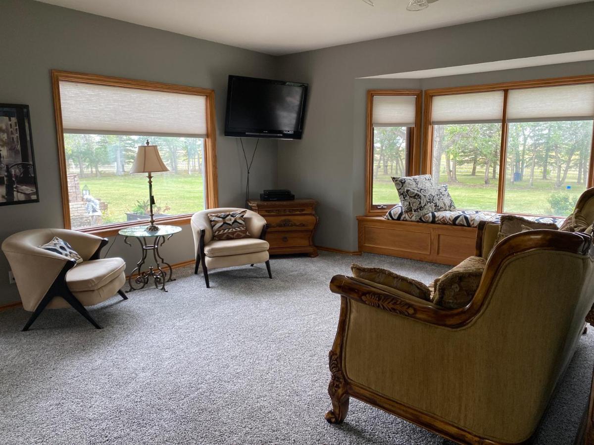 Rolling Hills Country Resort Bed And Breakfast Three Hills Exteriör bild