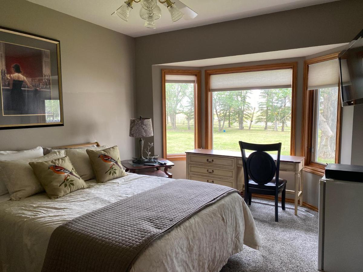 Rolling Hills Country Resort Bed And Breakfast Three Hills Exteriör bild