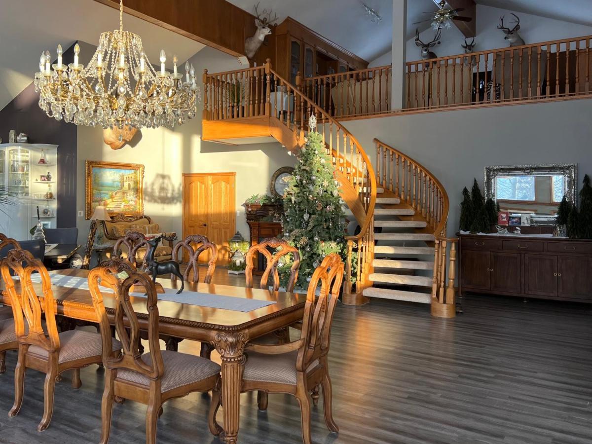 Rolling Hills Country Resort Bed And Breakfast Three Hills Exteriör bild